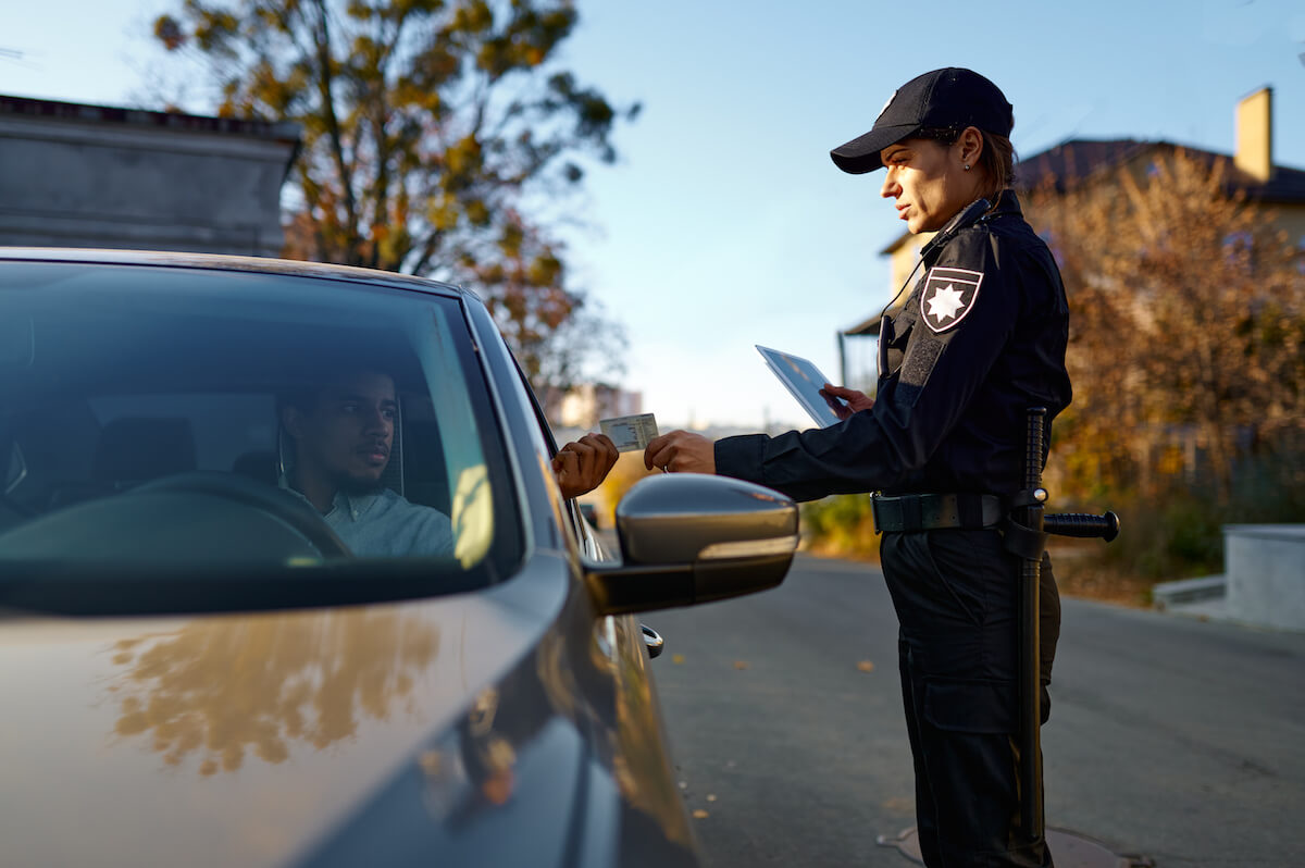 Zawyżenie wysokości mandatu karnego przez policjanta